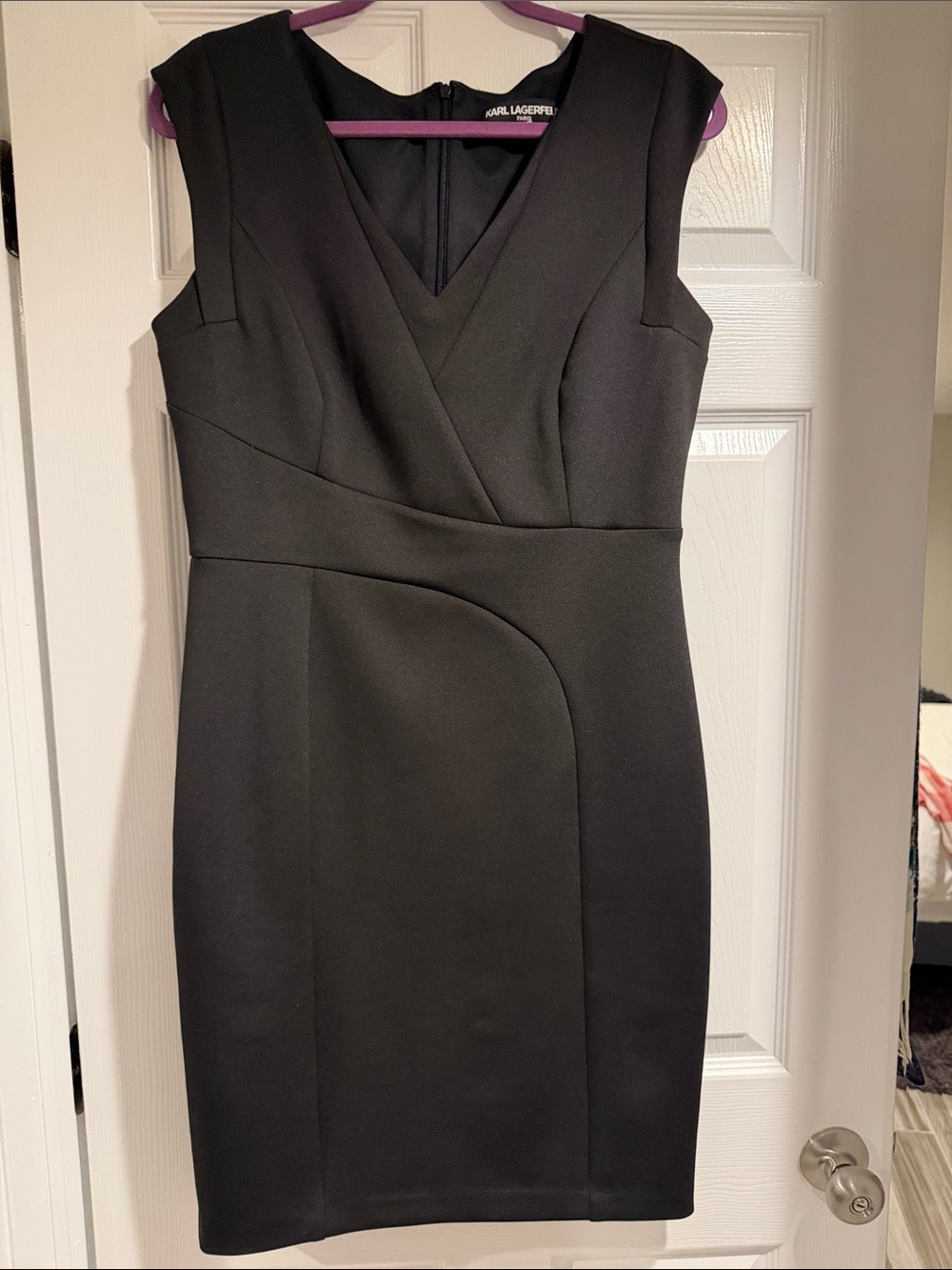 Karl Lagerfeld Black V-Neck Scuba Sheath Dress 12